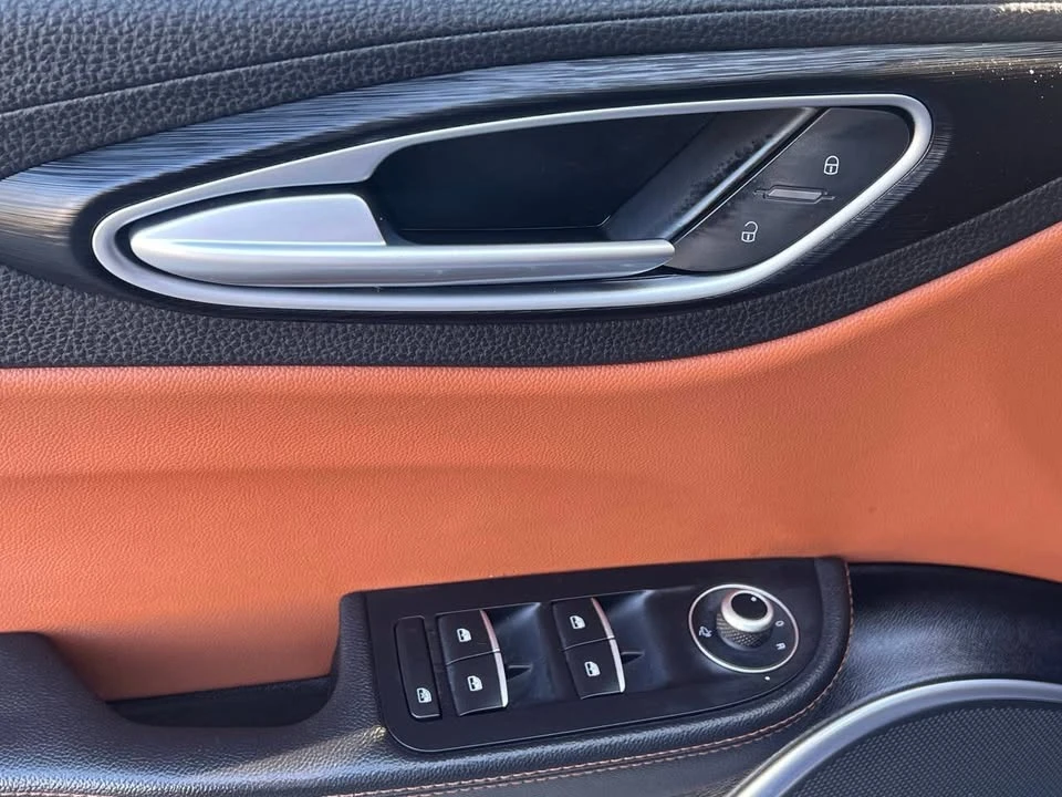 2018 Alfa Romeo Giulia - Image 12 of 20