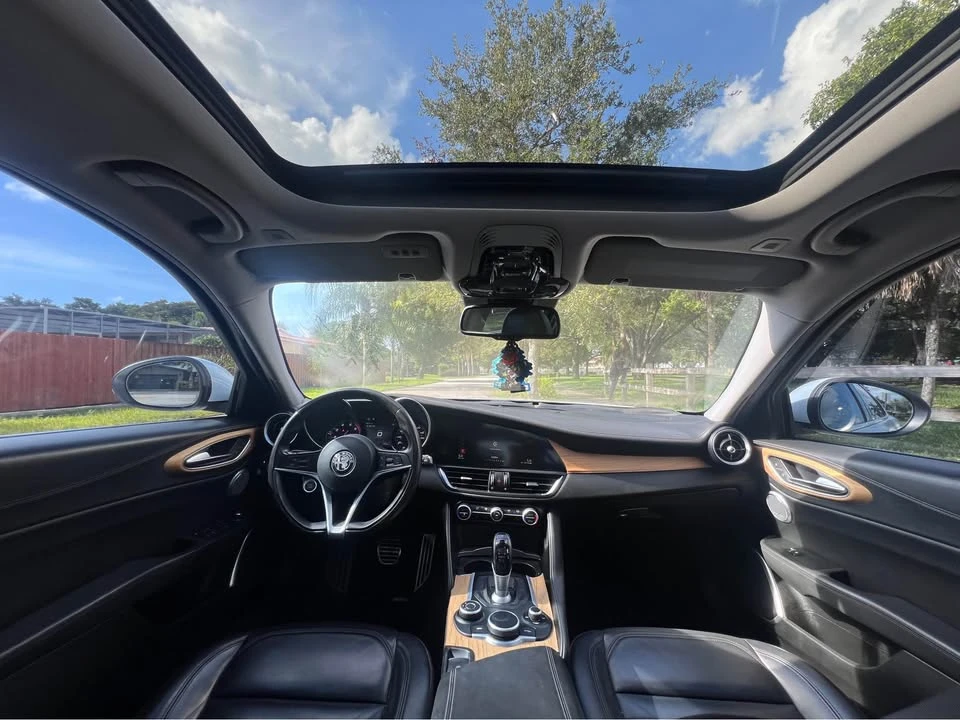 2018 Alfa Romeo Giulia - Image 7 of 9
