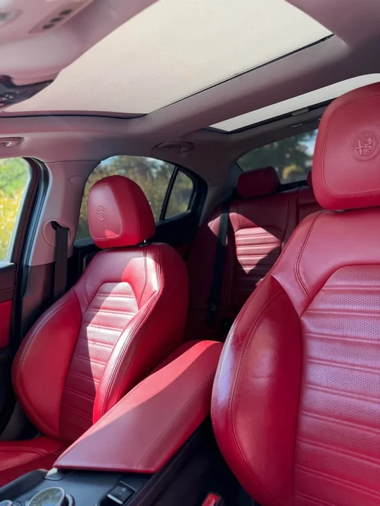 2018 Alfa Romeo Giulia - Image 9 of 14