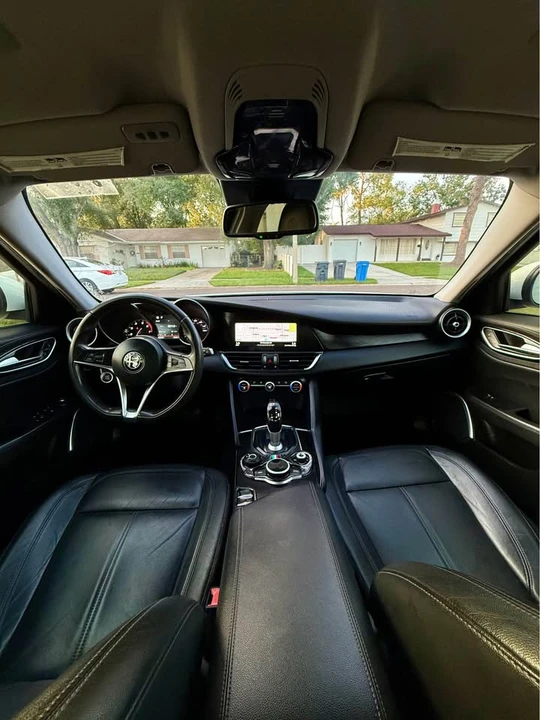 2018 Alfa Romeo Giulia - Image 12 of 13