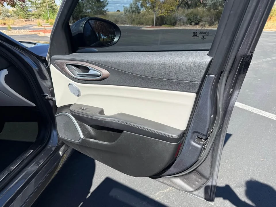 2018 Alfa Romeo Giulia - Image 19 of 20