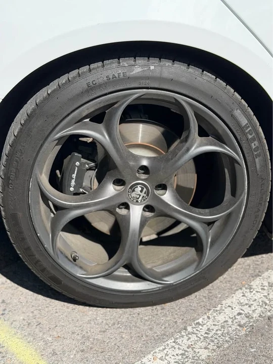 2018 Alfa Romeo Giulia - Image 5 of 14