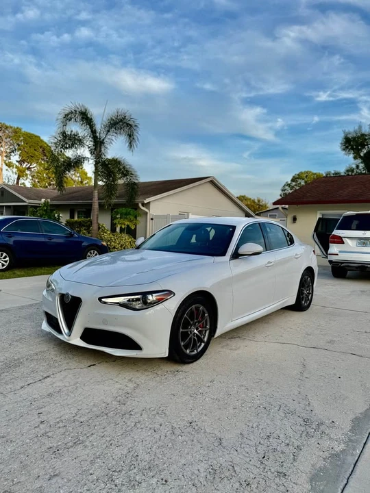 2018 Alfa Romeo Giulia - Image 7 of 13