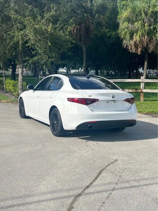 2018 Alfa Romeo Giulia - Image 4 of 9