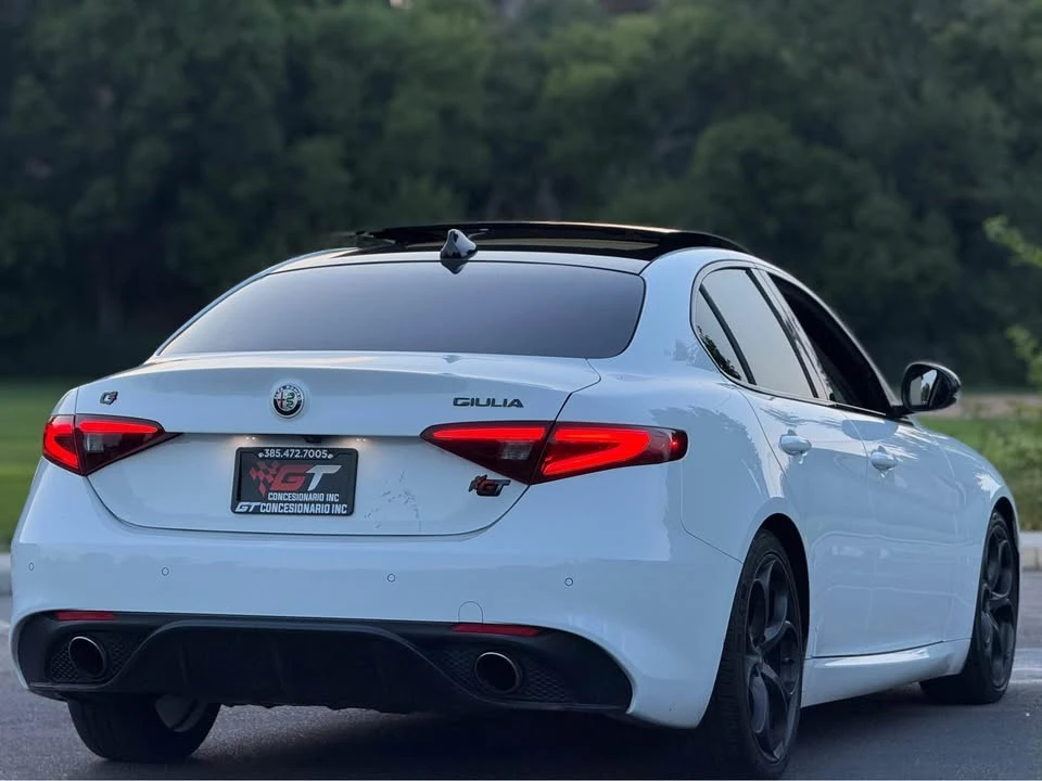 2018 Alfa Romeo Giulia - Image 5 of 16