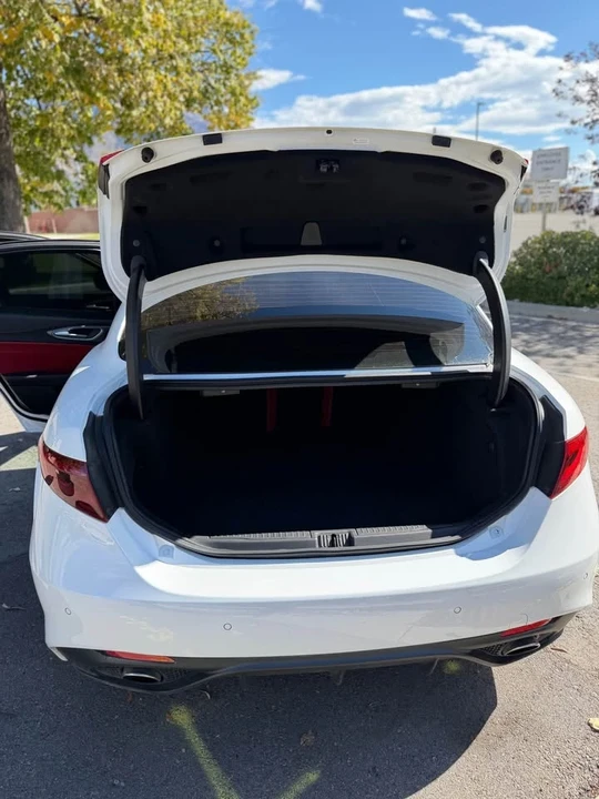 2018 Alfa Romeo Giulia - Image 8 of 14