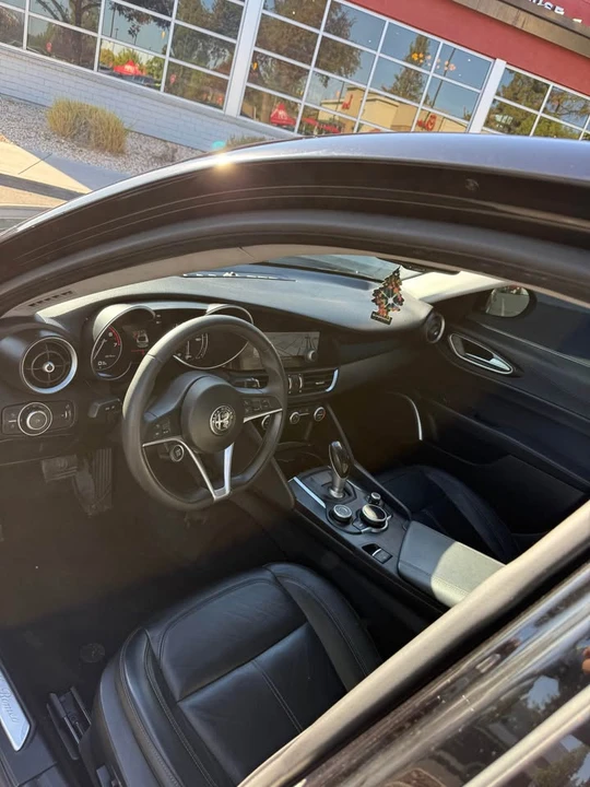 2018 Alfa Romeo Giulia - Image 6 of 6