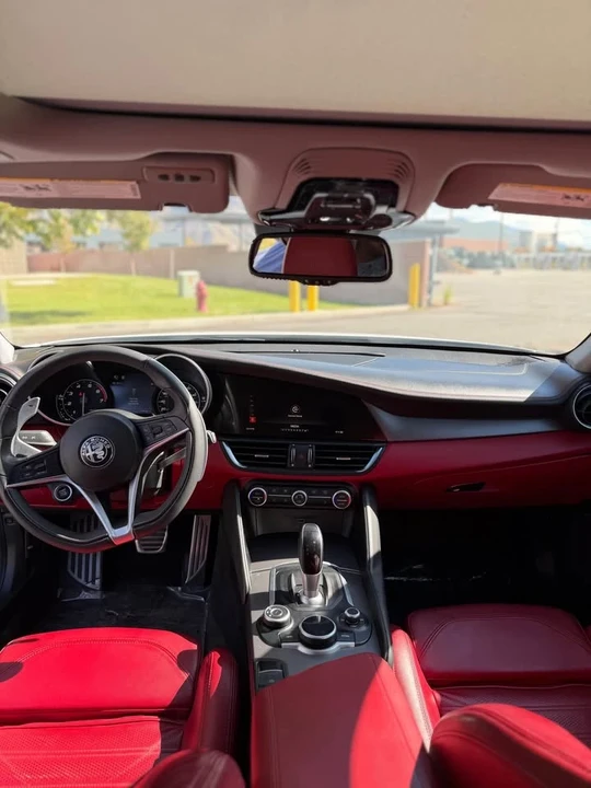 2018 Alfa Romeo Giulia - Image 7 of 14