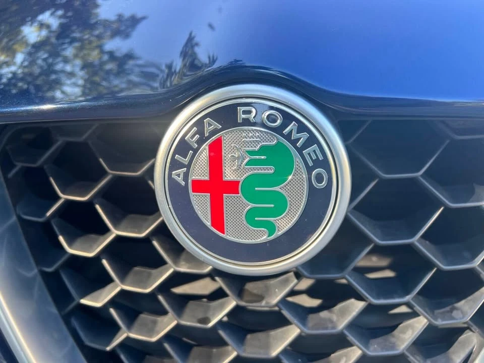 2018 Alfa Romeo Giulia - Image 11 of 20