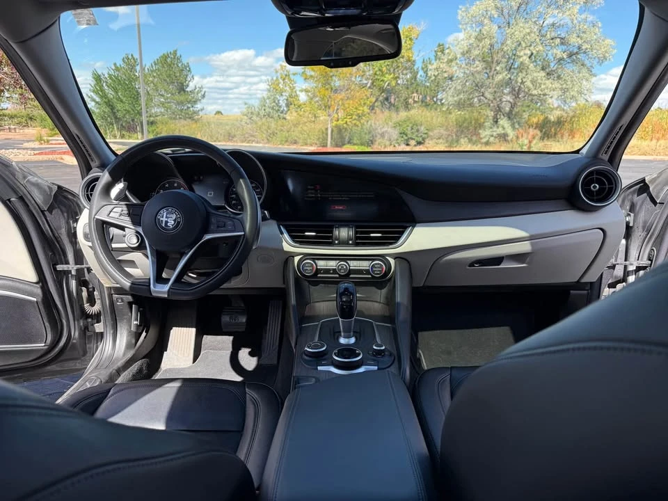 2018 Alfa Romeo Giulia - Image 11 of 20
