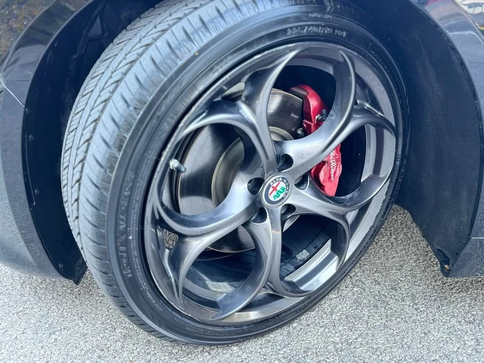 2018 Alfa Romeo Giulia - Image 19 of 20
