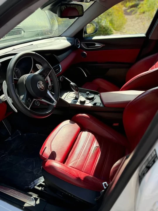 2018 Alfa Romeo Giulia - Image 6 of 14