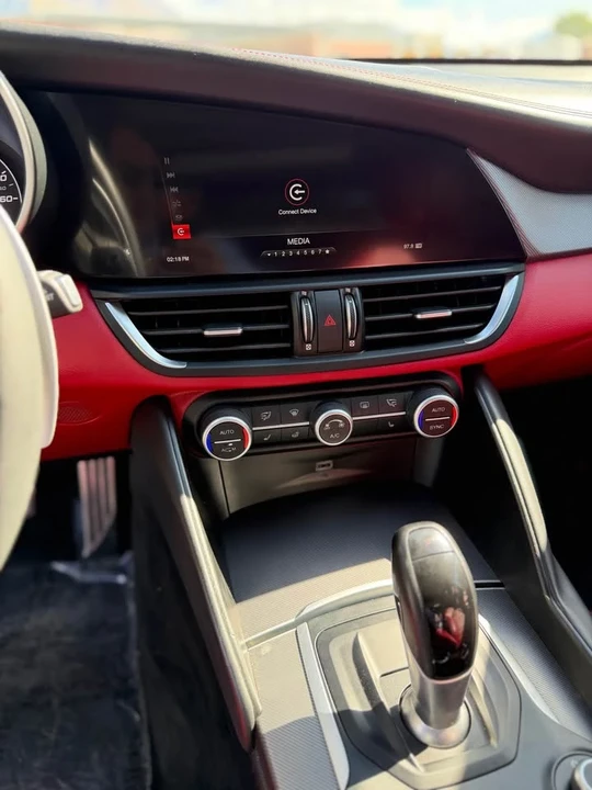 2018 Alfa Romeo Giulia - Image 12 of 14