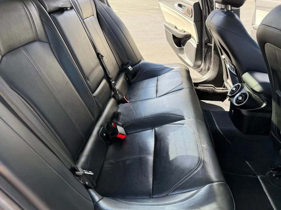2018 Alfa Romeo Giulia - Image 16 of 20