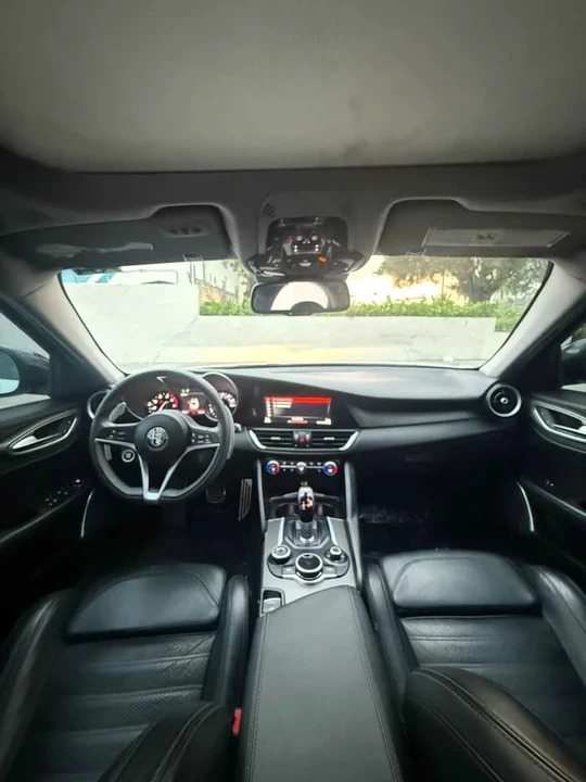 2018 Alfa Romeo Giulia - Image 7 of 10