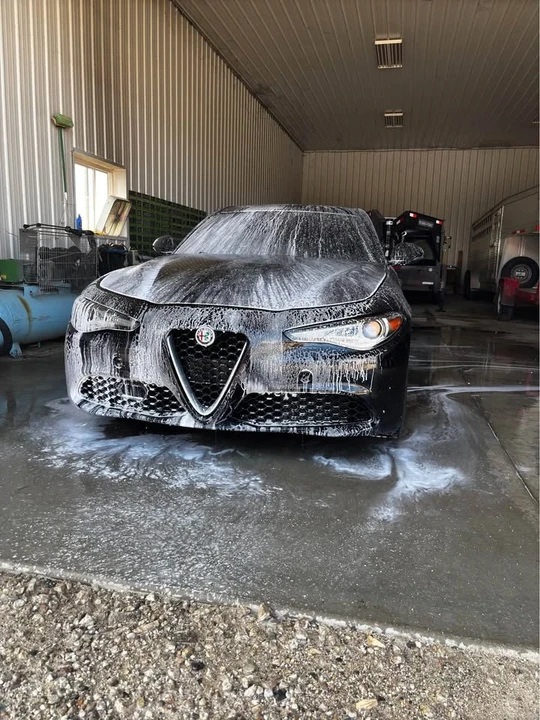 2018 Alfa Romeo Giulia - Image 2 of 11