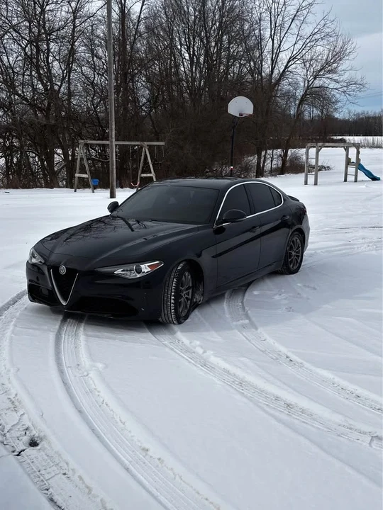 2018 Alfa Romeo Giulia - Image 10 of 11