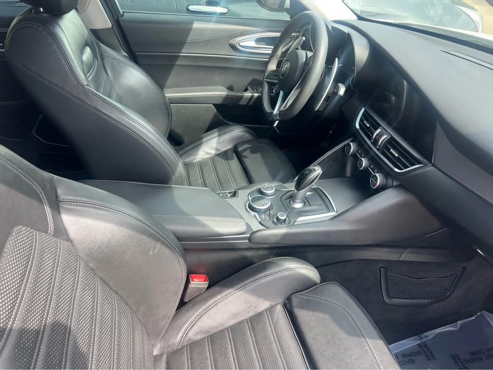 2018 Alfa Romeo Giulia - Image 4 of 8