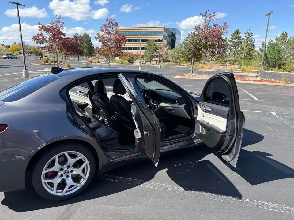 2018 Alfa Romeo Giulia - Image 9 of 20