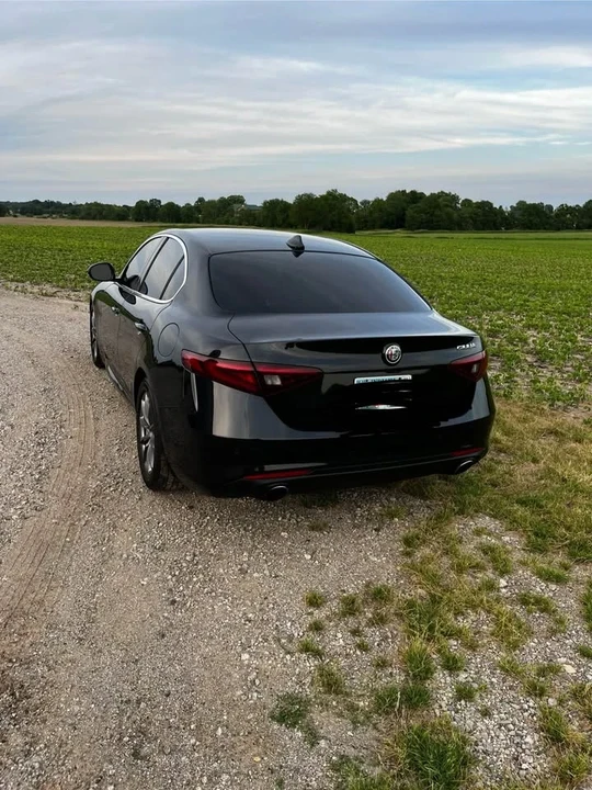 2018 Alfa Romeo Giulia - Image 5 of 11