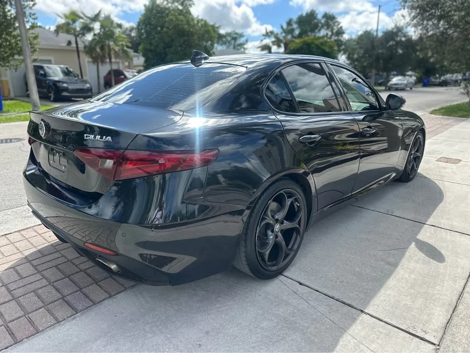 2018 Alfa Romeo Giulia - Image 6 of 13