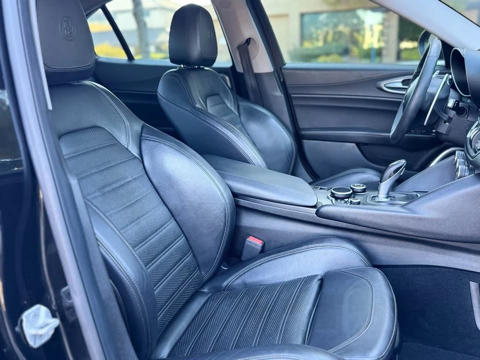 2018 Alfa Romeo Giulia - Image 15 of 20
