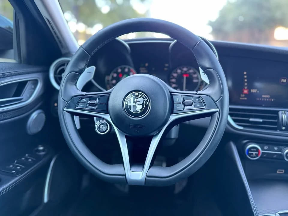 2018 Alfa Romeo Giulia - Image 12 of 20