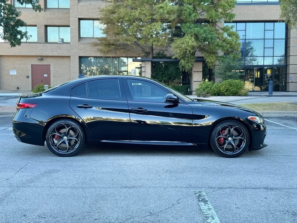 2018 Alfa Romeo Giulia - Image 8 of 20