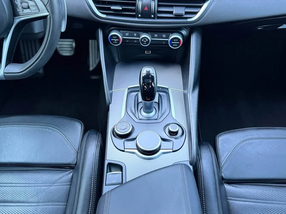 2018 Alfa Romeo Giulia - Image 14 of 20