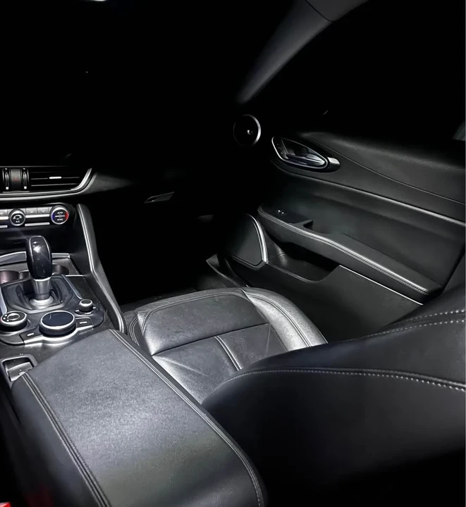 2018 Alfa Romeo Giulia - Image 9 of 11