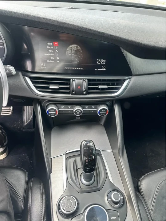 2018 Alfa Romeo Giulia - Image 10 of 13