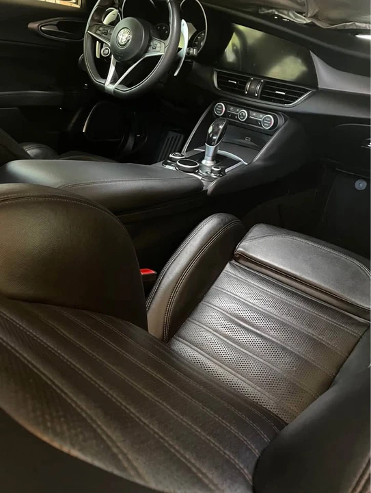 2018 Alfa Romeo Giulia - Image 8 of 15