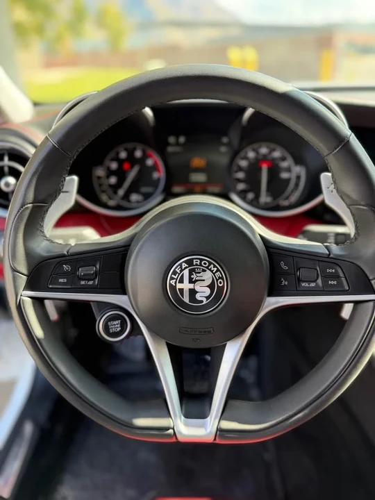 2018 Alfa Romeo Giulia - Image 10 of 14