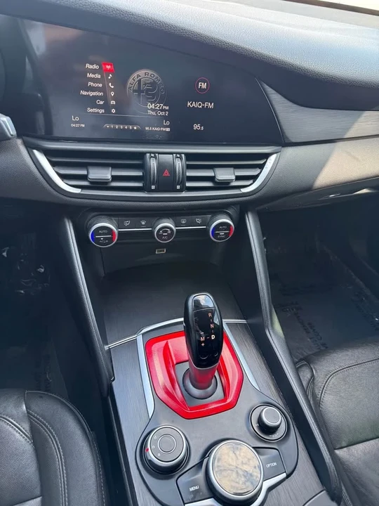 2018 Alfa Romeo Giulia - Image 15 of 15