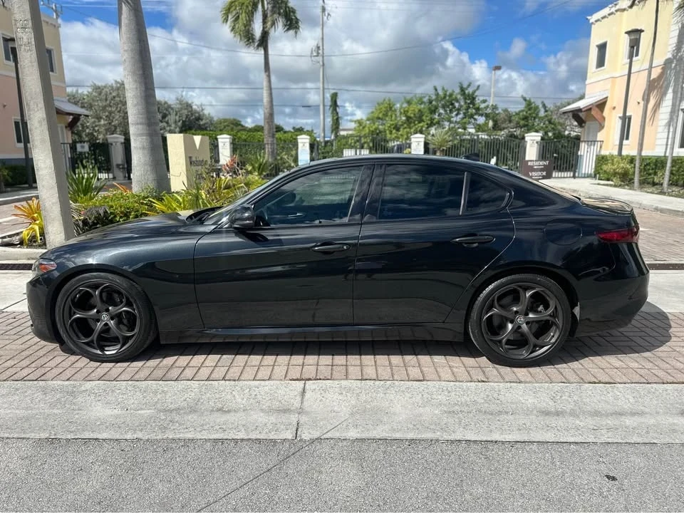 2018 Alfa Romeo Giulia - Image 8 of 13