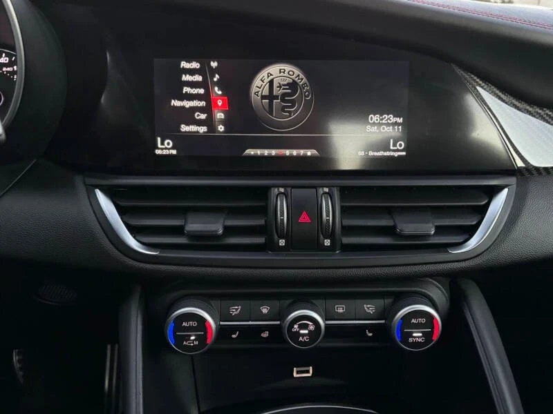 2018 Alfa Romeo Giulia - Image 11 of 19