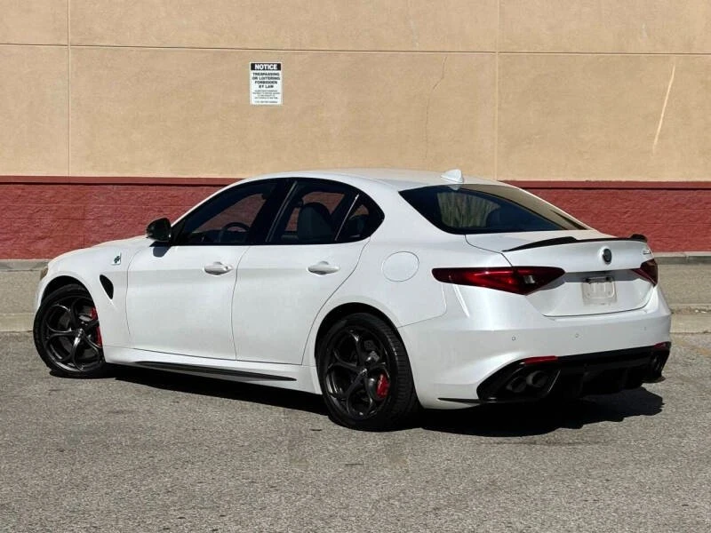 2018 Alfa Romeo Giulia - Image 4 of 19