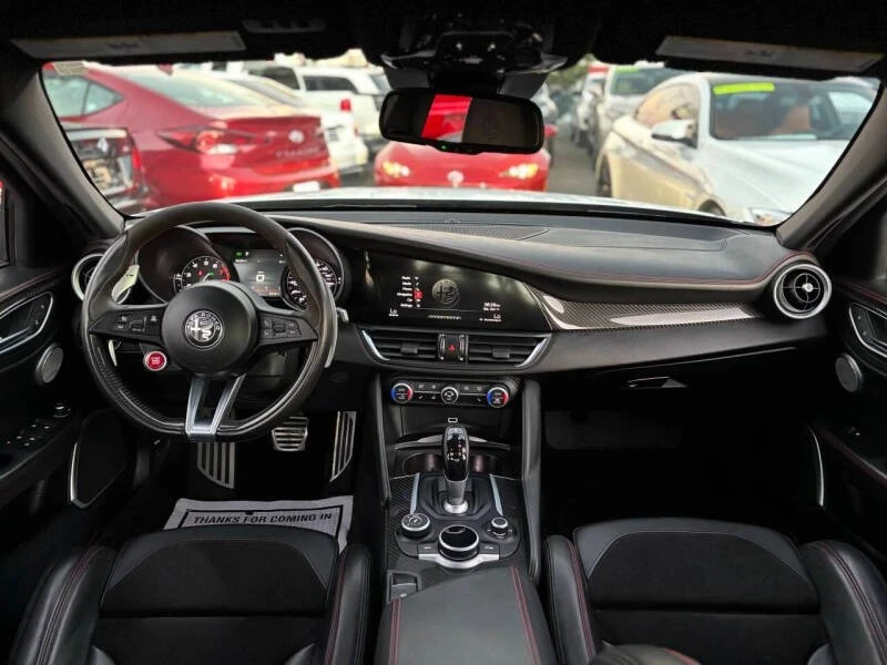 2018 Alfa Romeo Giulia - Image 8 of 19