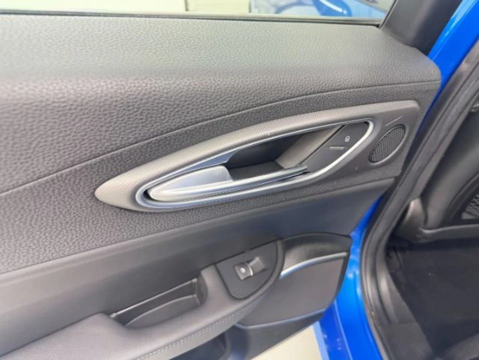 2018 Alfa Romeo Giulia - Image 8 of 15