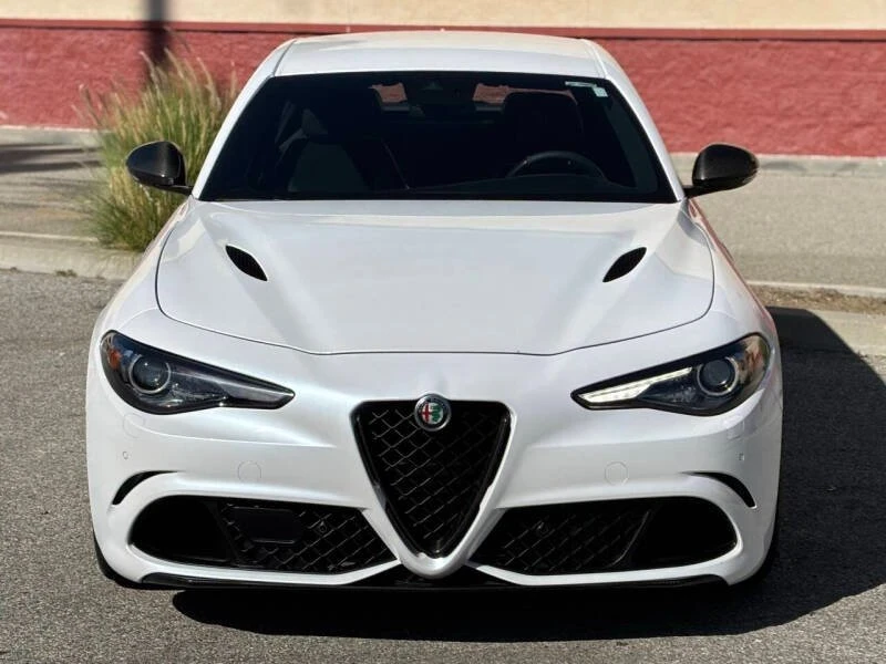 2018 Alfa Romeo Giulia - Image 2 of 19