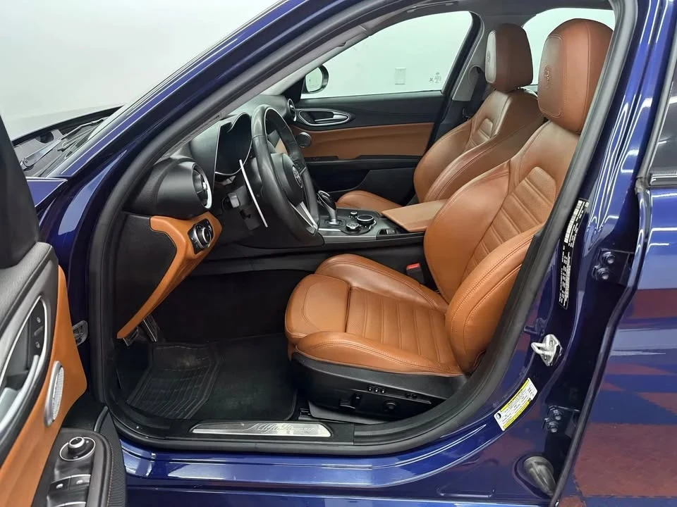 2018 Alfa Romeo Giulia - Image 12 of 19