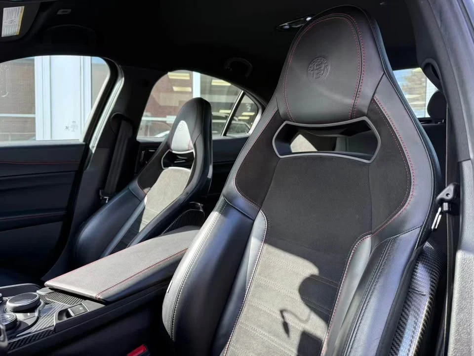 2018 Alfa Romeo Giulia - Image 9 of 14