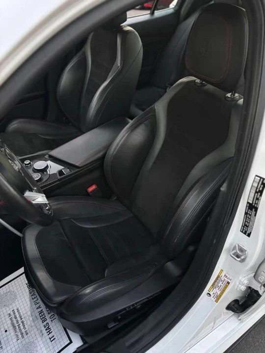 2018 Alfa Romeo Giulia - Image 14 of 19