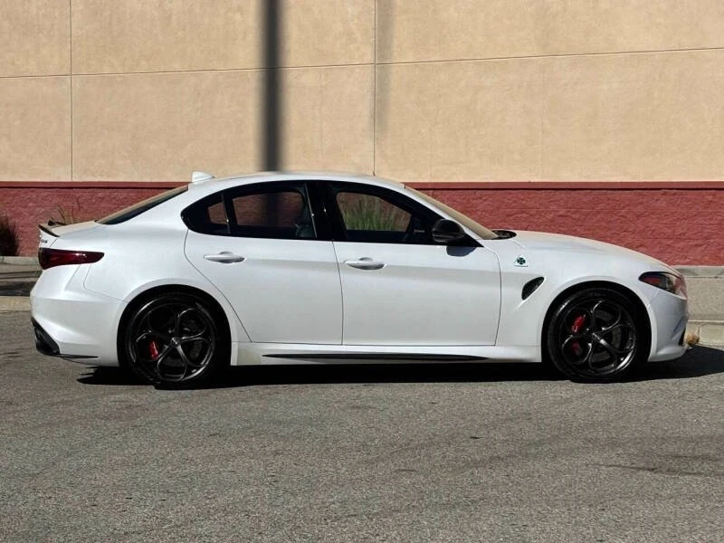 2018 Alfa Romeo Giulia - Image 7 of 19
