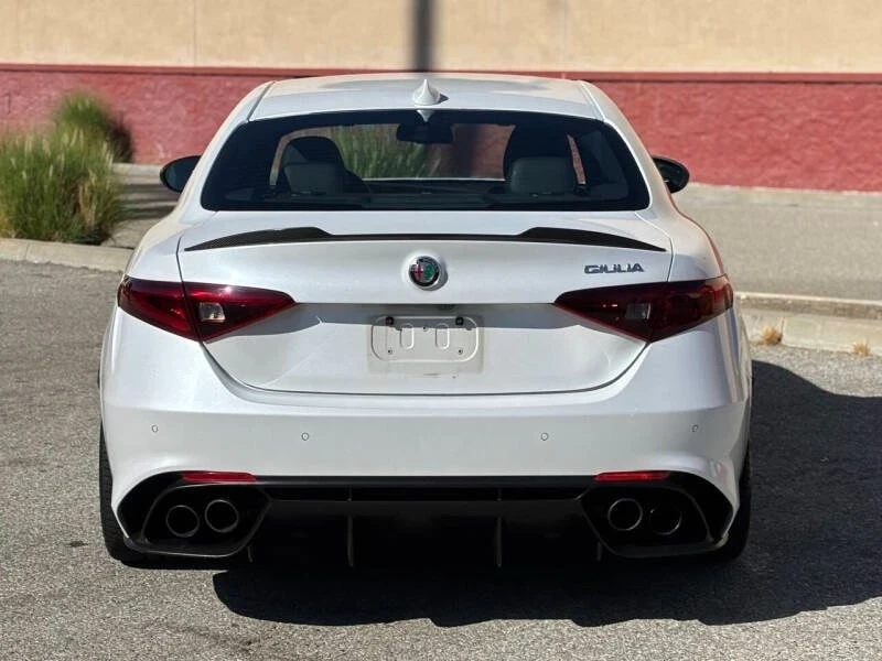 2018 Alfa Romeo Giulia - Image 5 of 19