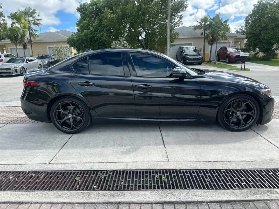 2018 Alfa Romeo Giulia - Image 5 of 13