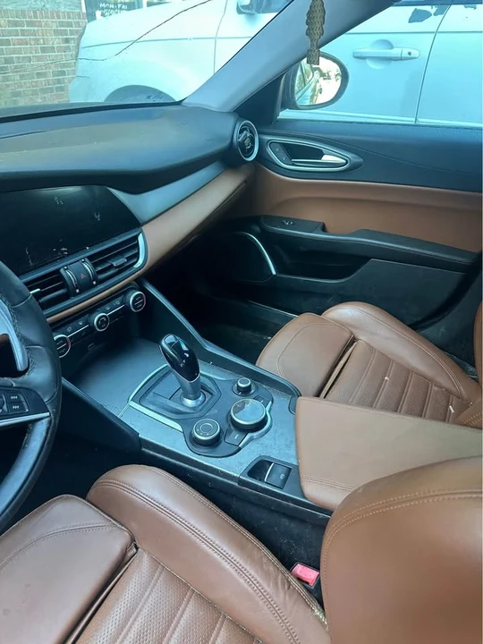 2018 Alfa Romeo Giulia - Image 6 of 7