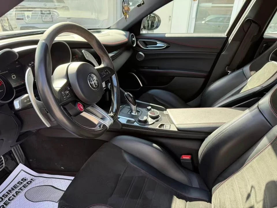 2018 Alfa Romeo Giulia - Image 7 of 12