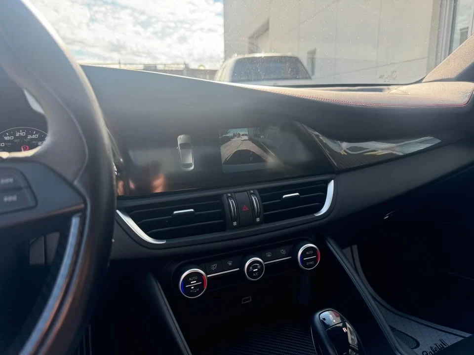 2018 Alfa Romeo Giulia - Image 12 of 14