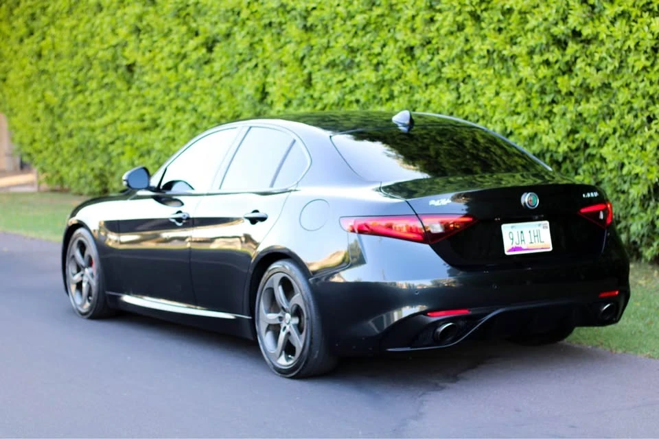 2018 Alfa Romeo Giulia - Image 11 of 19
